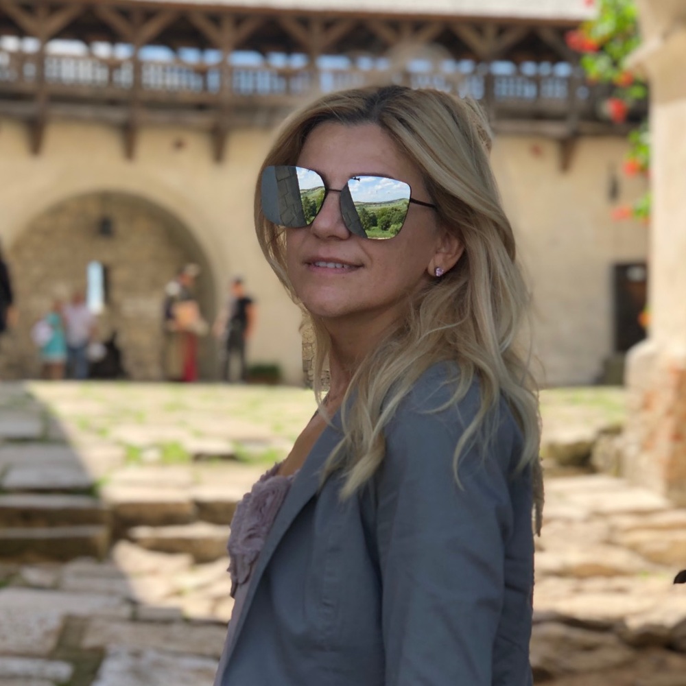 Meet your Posher, Lilia